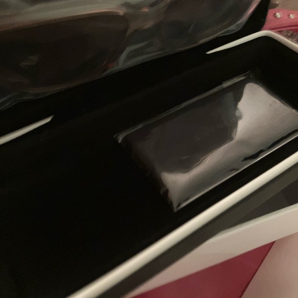 Givenchy Rose Gold Pink Designer Sunglasses πΆοΈ (Limited Edition) Brand new - Picture 3 of 7